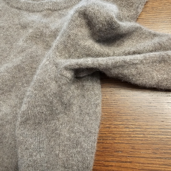 C by Bloomindale's 2 Ply 100% Cashmere Sweater Medium - Picture 6 of 9